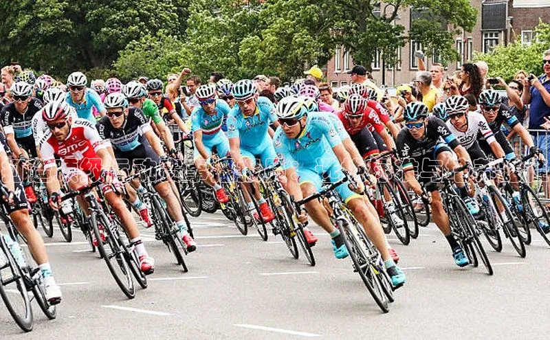 打造顶级运动赛事播报员：选拔标准与培养路径